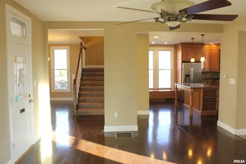 725 E Carroll St, Macomb, IL 61455 photo 7
