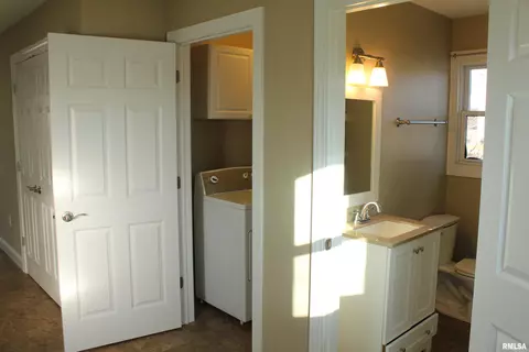 725 E Carroll St, Macomb, IL 61455 photo 20
