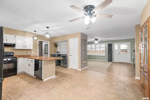 404 Carlock Rd, Carlock, IL 61725 photo 11