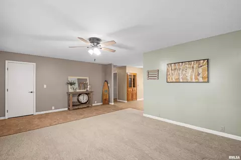 404 Carlock Rd, Carlock, IL 61725 photo 9