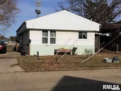 145 E Birch St, Canton, IL 61520 photo 6