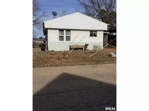 145 E Birch St, Canton, IL 61520 photo 33