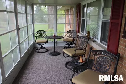 640 E Park St, Cuba, IL 61427 photo 7