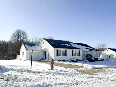 220 Arlington Dr, Macomb, IL 61455 photo 1