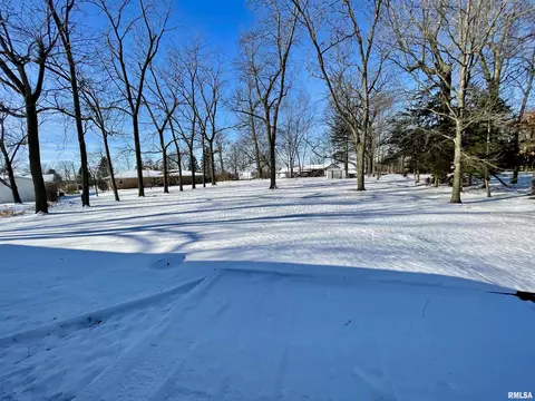 806 N Main St, Eureka, IL 61530 photo 24
