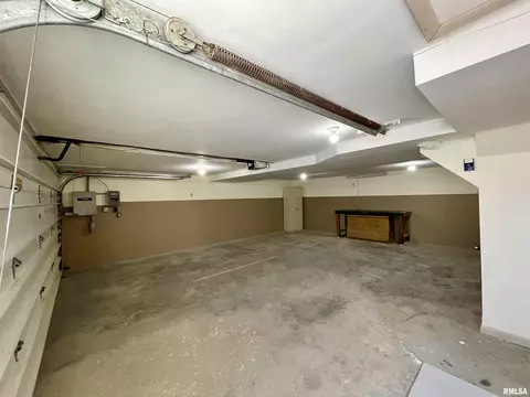 806 N Main St, Eureka, IL 61530 photo 25