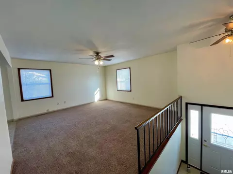806 N Main St, Eureka, IL 61530 photo 21