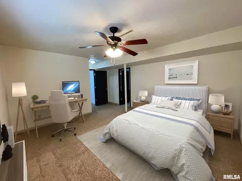 806 N Main St, Eureka, IL 61530 photo 10