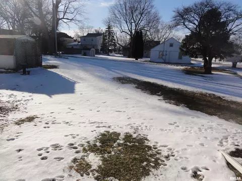413 N 2nd St, Dunlap, IL 61525 photo 5