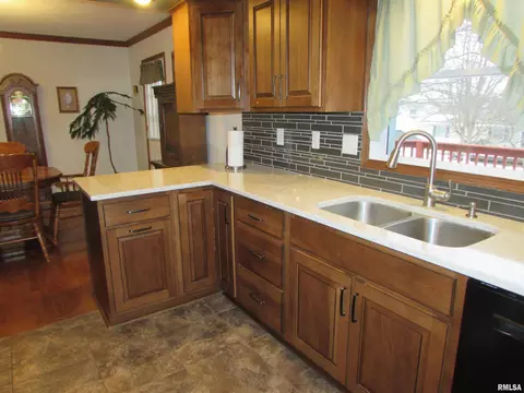 1004 Redbud Ln, Eureka, IL 61530 photo 9