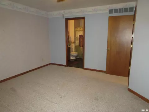 1004 Redbud Ln, Eureka, IL 61530 photo 14