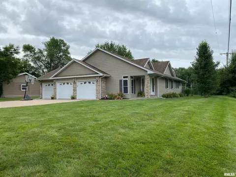 2085 W Adams St, Macomb, IL 61455 photo 1