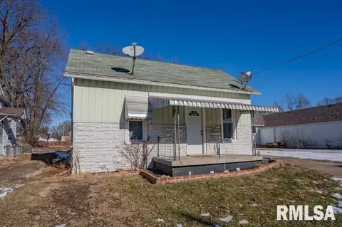 627 E Pine St, Canton, IL 61520 photo 24