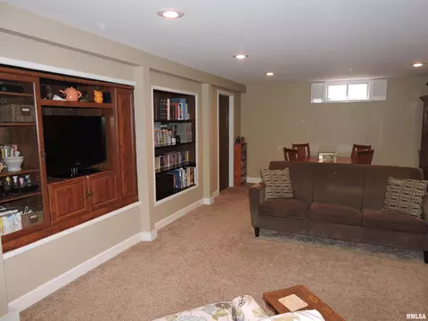 38 Richard St, Macomb, IL 61455 photo 22