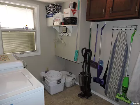 38 Richard St, Macomb, IL 61455 photo 16