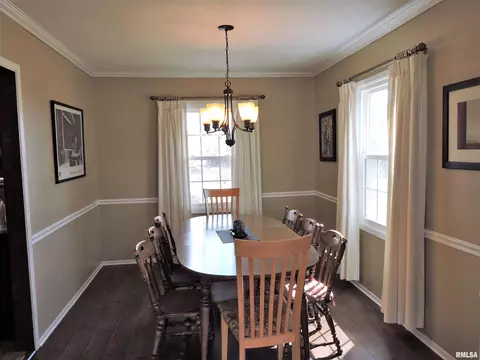 38 Richard St, Macomb, IL 61455 photo 9