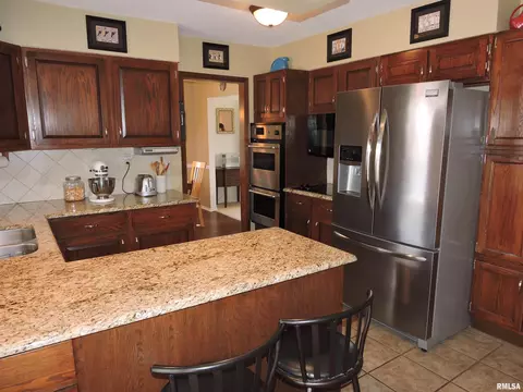 38 Richard St, Macomb, IL 61455 photo 12