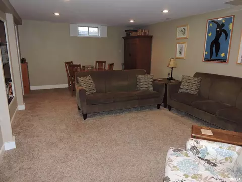 38 Richard St, Macomb, IL 61455 photo 21