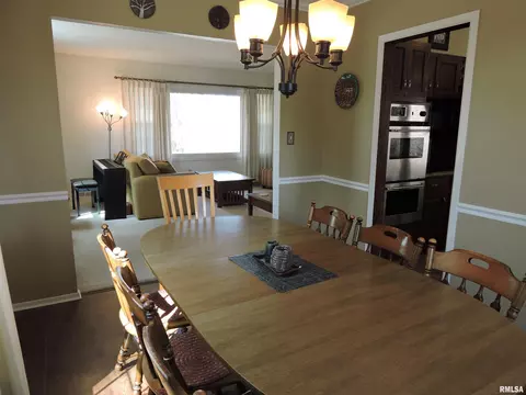 38 Richard St, Macomb, IL 61455 photo 10
