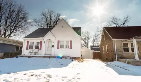 308 E Odell Pl, Peoria, IL 61603 photo 1