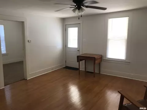 916 E Murray St, Macomb, IL 61455 photo 4