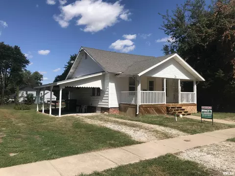 916 E Murray St, Macomb, IL 61455 photo 2
