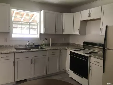 916 E Murray St, Macomb, IL 61455 photo 6