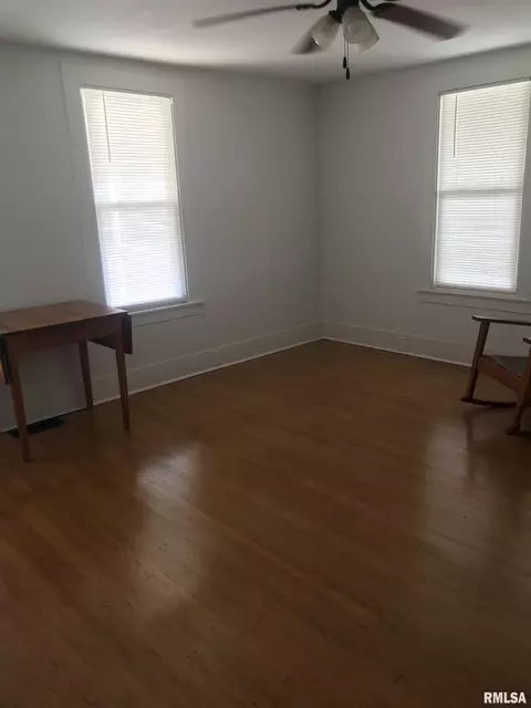 916 E Murray St, Macomb, IL 61455 photo 5