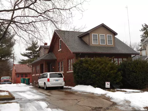 325 S Lafayette St, Macomb, IL 61455 photo 2