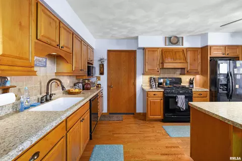 318 Pinecrest, Germantown Hills, IL 61548 photo 16