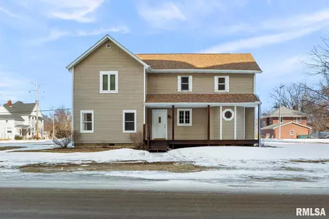 116 W Main St, Danvers, IL 61732 photo 1