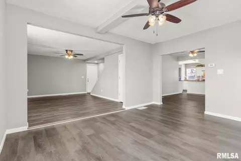 116 W Main St, Danvers, IL 61732 photo 15