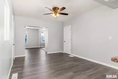 116 W Main St, Danvers, IL 61732 photo 7