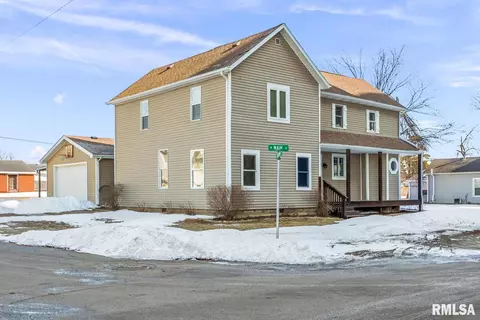 116 W Main St, Danvers, IL 61732 photo 4