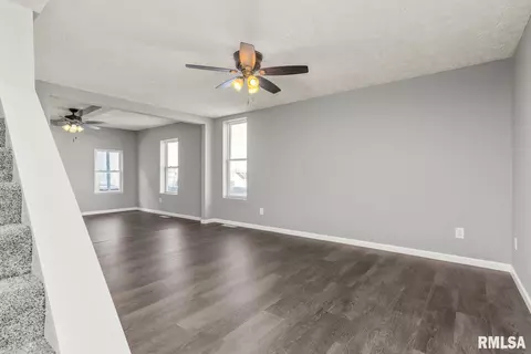 116 W Main St, Danvers, IL 61732 photo 18