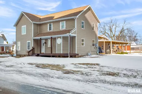 116 W Main St, Danvers, IL 61732 photo 3