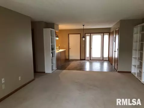 2013 Oakmont Ct, Macomb, IL 61455 photo 6