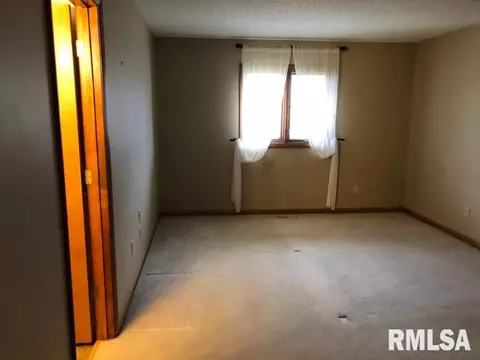 2013 Oakmont Ct, Macomb, IL 61455 photo 14