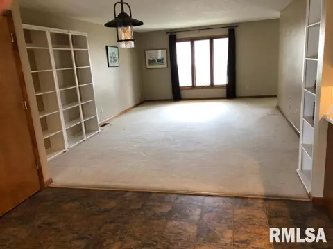 2013 Oakmont Ct, Macomb, IL 61455 photo 5
