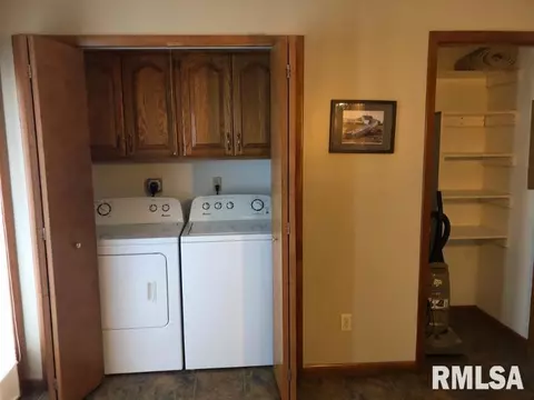 2013 Oakmont Ct, Macomb, IL 61455 photo 9