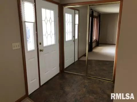 2013 Oakmont Ct, Macomb, IL 61455 photo 3