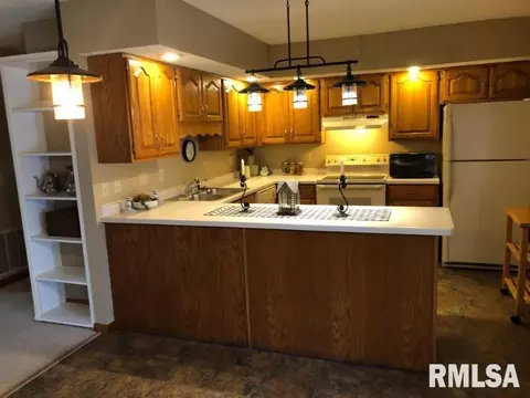 2013 Oakmont Ct, Macomb, IL 61455 photo 7