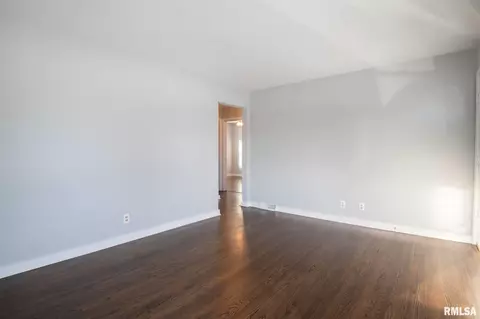 303 Timberlan Rd, Metamora, IL 61548 photo 8