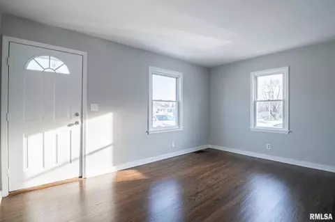 303 Timberlan Rd, Metamora, IL 61548 photo 4