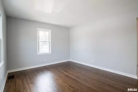 303 Timberlan Rd, Metamora, IL 61548 photo 7