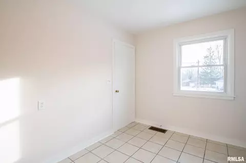303 Timberlan Rd, Metamora, IL 61548 photo 16