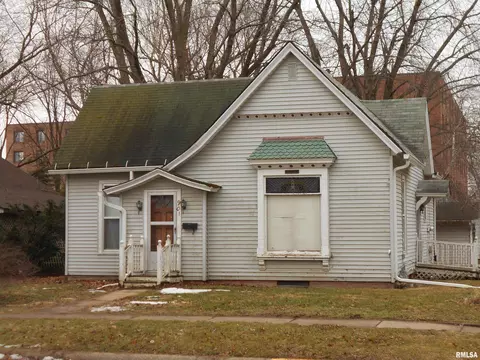 901 E Washington St, Macomb, IL 61455 photo 1