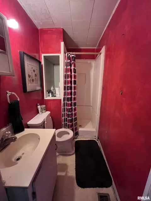 326 W Calhoun St, Macomb, IL 61455 photo 9