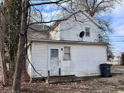 326 W Calhoun St, Macomb, IL 61455 photo 4
