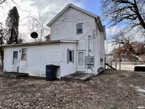 326 W Calhoun St, Macomb, IL 61455 photo 3